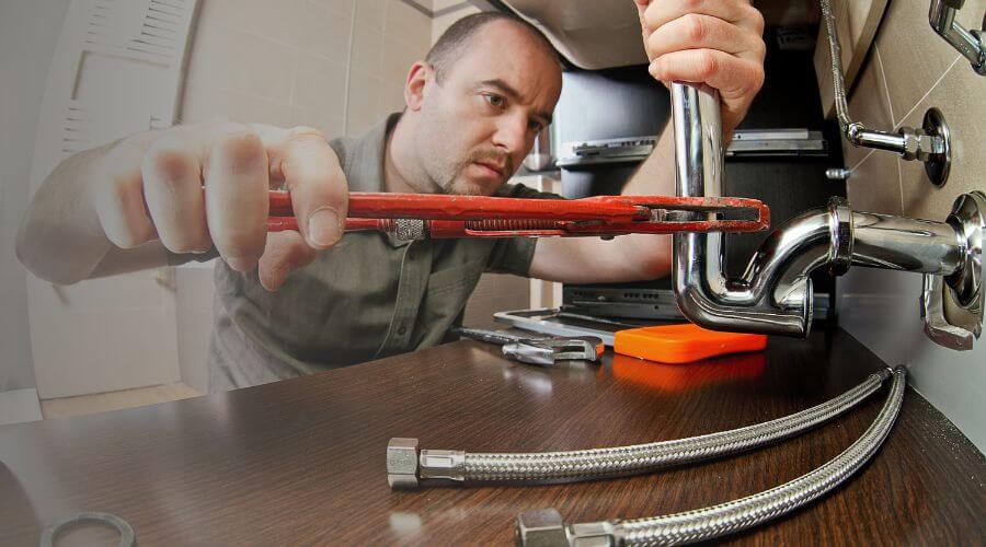 Expert burst pipe repair services in Hayes, SD